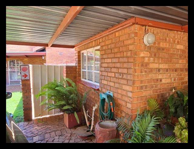 2 BEDROOM TOWNHOUSE FOR SALE IN BIRCHLEIGH NORTH